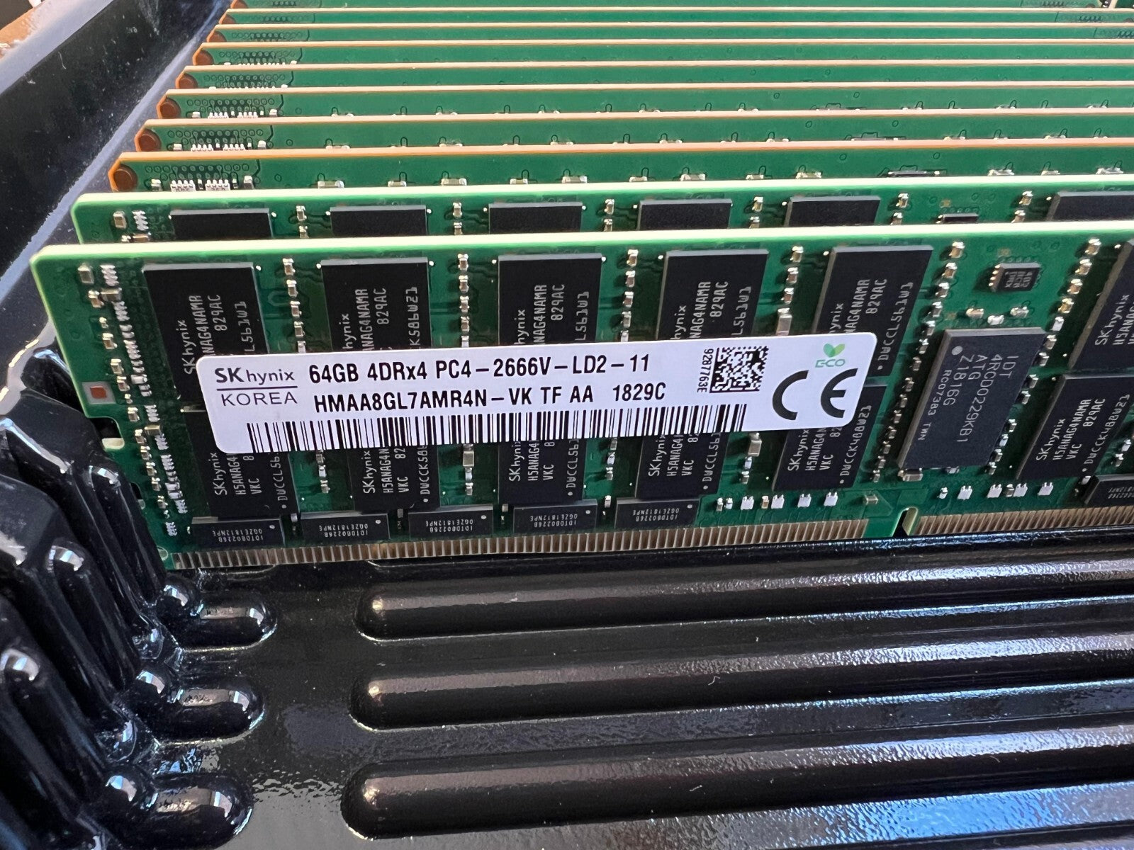 SK Hynix 64GB 4DRx4 PC4-2666V-LD2-11 Reg Server RAM HMAASGL7AMRAN-VK