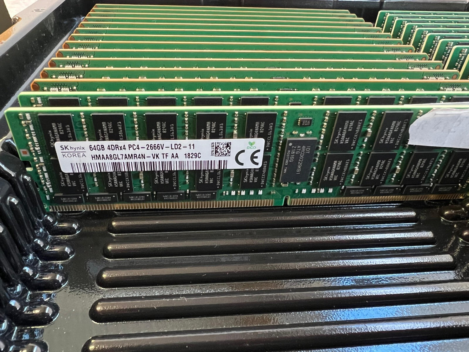 SK Hynix 64GB 4DRx4 PC4-2666V-LD2-11 Reg Server RAM HMAASGL7AMRAN-VK